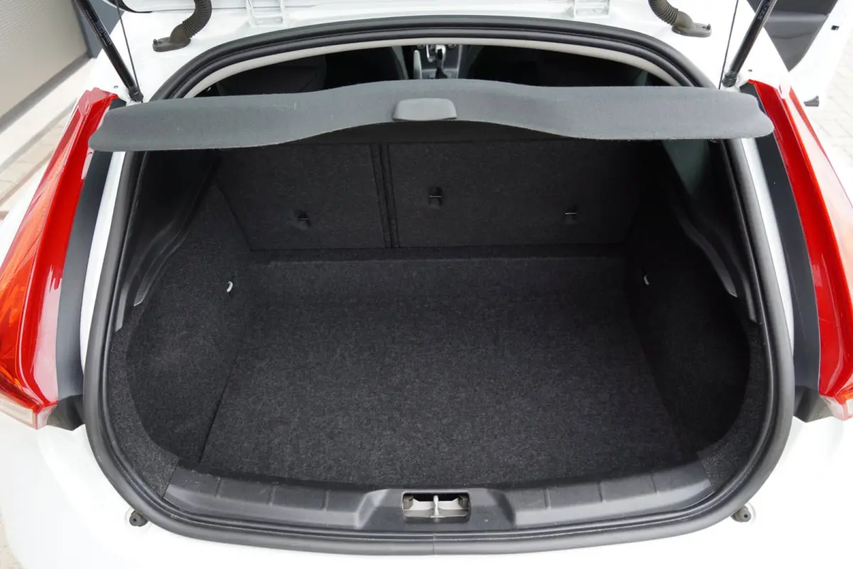2.0 T3 R-Design LED/Stoelverw./Cruise/Clima/PDC