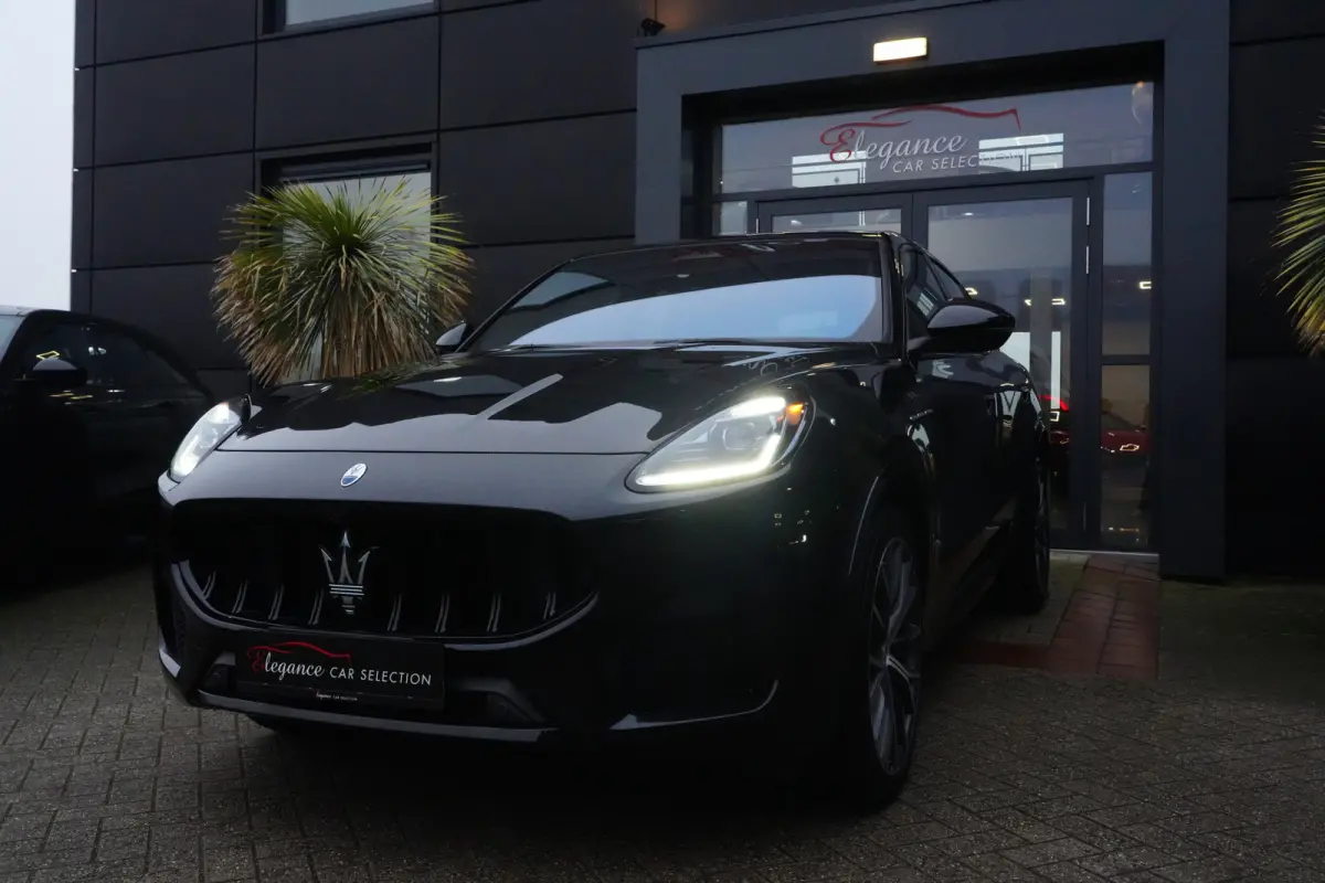 2.0 MHEV Modena | 330PK | HUD | Sonus Faber | 21" | Leder | Maserati Grecale Modena 330 PK Mild Hybrid met 2.0 viercilinder, Head-Up Display, Sonus Faber premium audio, navigatie, 360° came