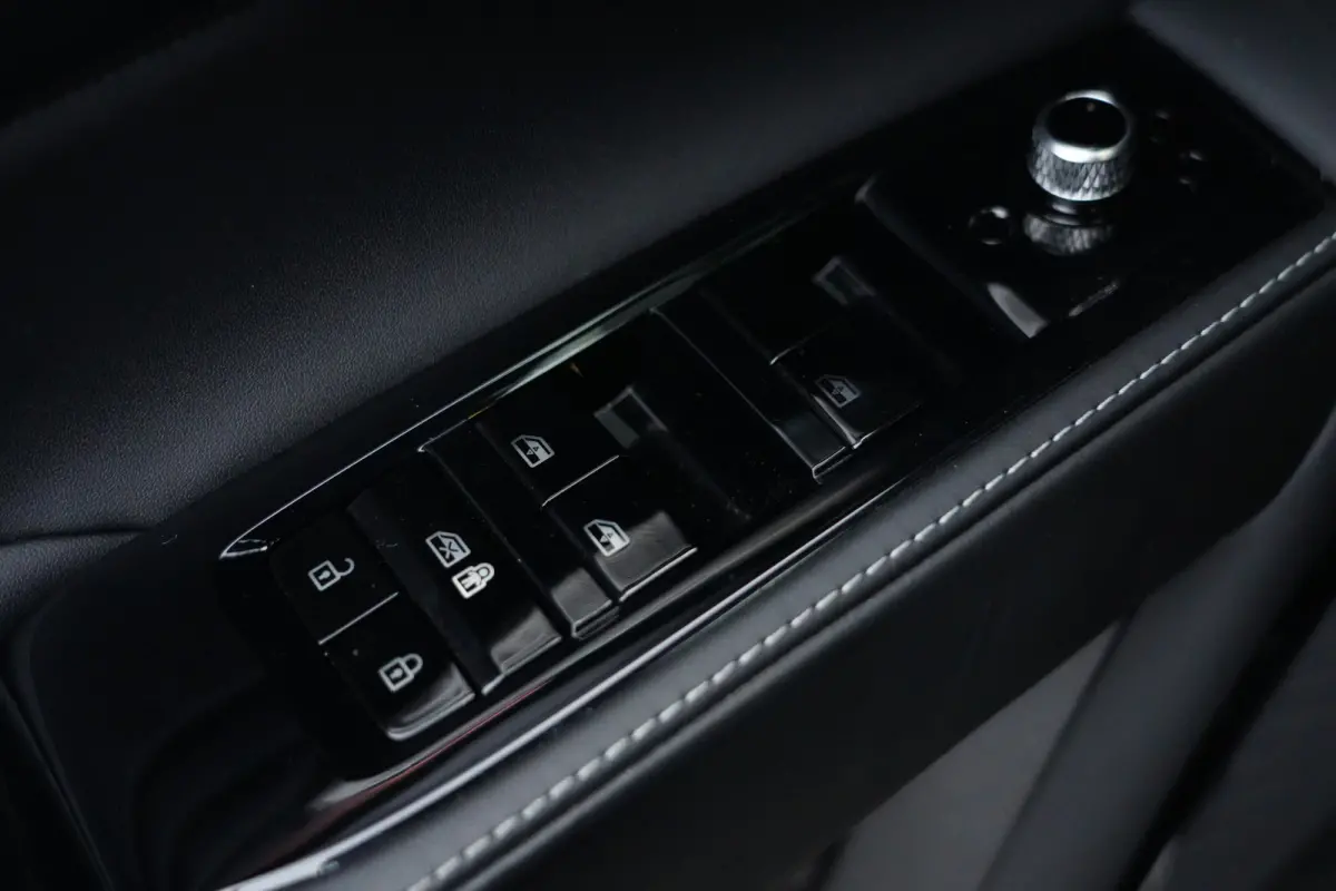2.0 MHEV Modena | 330PK | HUD | Sonus Faber | 21" | Leder | Maserati Grecale Modena 330 PK Mild Hybrid met 2.0 viercilinder, Head-Up Display, Sonus Faber premium audio, navigatie, 360° came