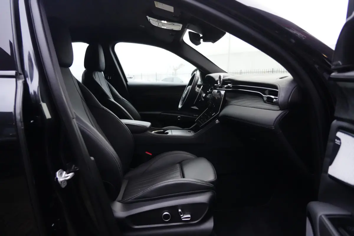 2.0 MHEV Modena | 330PK | HUD | Sonus Faber | 21" | Leder | Maserati Grecale Modena 330 PK Mild Hybrid met 2.0 viercilinder, Head-Up Display, Sonus Faber premium audio, navigatie, 360° came