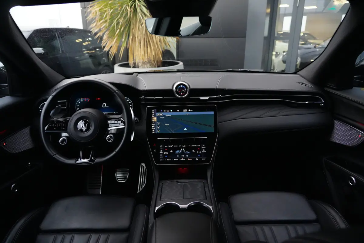 2.0 MHEV Modena | 330PK | HUD | Sonus Faber | 21" | Leder | Maserati Grecale Modena 330 PK Mild Hybrid met 2.0 viercilinder, Head-Up Display, Sonus Faber premium audio, navigatie, 360° came