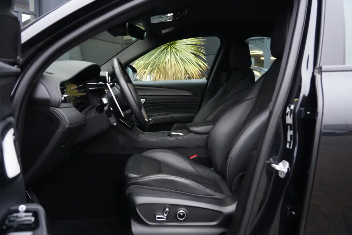 2.0 MHEV Modena | 330PK | HUD | Sonus Faber | 21" | Leder | Maserati Grecale Modena 330 PK Mild Hybrid met 2.0 viercilinder, Head-Up Display, Sonus Faber premium audio, navigatie, 360° came