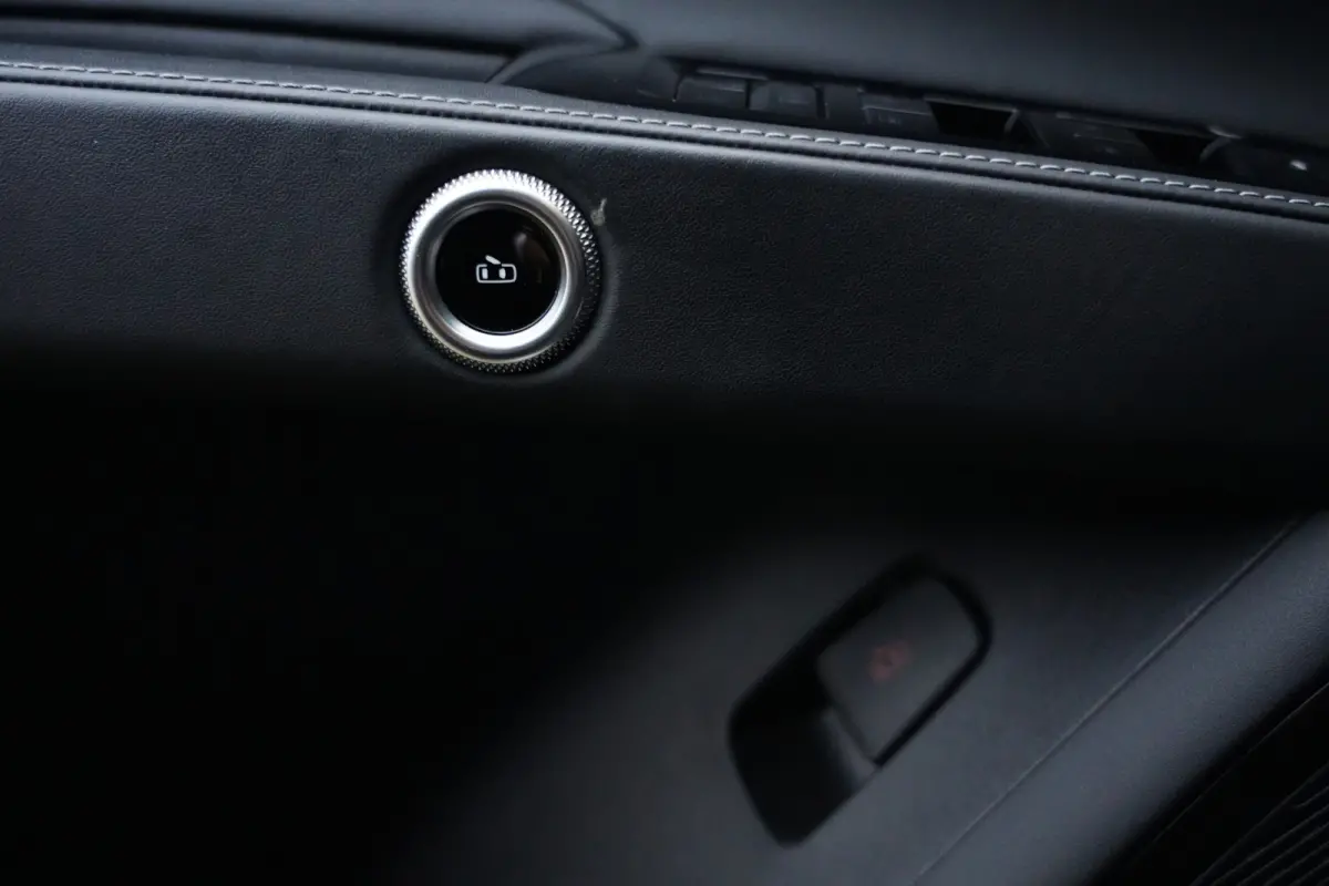 2.0 MHEV Modena | 330PK | HUD | Sonus Faber | 21" | Leder | Maserati Grecale Modena 330 PK Mild Hybrid met 2.0 viercilinder, Head-Up Display, Sonus Faber premium audio, navigatie, 360° came