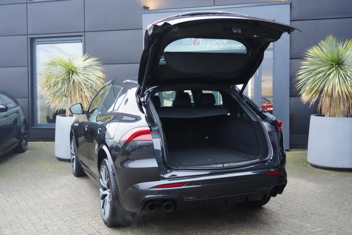 2.0 MHEV Modena | 330PK | HUD | Sonus Faber | 21" | Leder | Maserati Grecale Modena 330 PK Mild Hybrid met 2.0 viercilinder, Head-Up Display, Sonus Faber premium audio, navigatie, 360° came