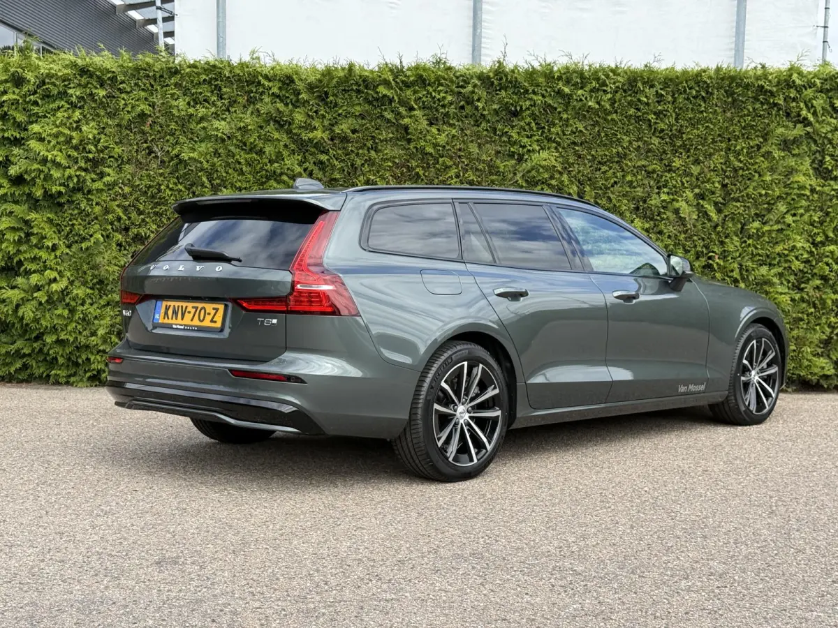 T8 Plug-in hybrid AWD Plus Dark | Bliss | Keyless | Elektrische stoelen | Stuur en stoel verwarming | Harman kardon audio |