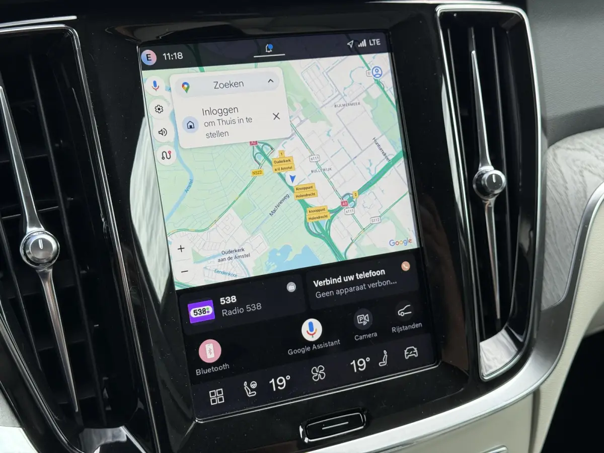 T8 Plug-in hybrid AWD Plus Dark | Bliss | Keyless | Elektrische stoelen | Stuur en stoel verwarming | Harman kardon audio |