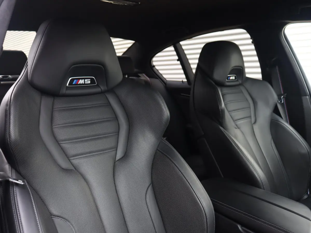 M5 Competition | High Executive | M Driver's Package | Bowers & Wilkins | Stoelventilatie | Driving Assistant Prof. | Head-Up | Soft Close | 20'' LMV