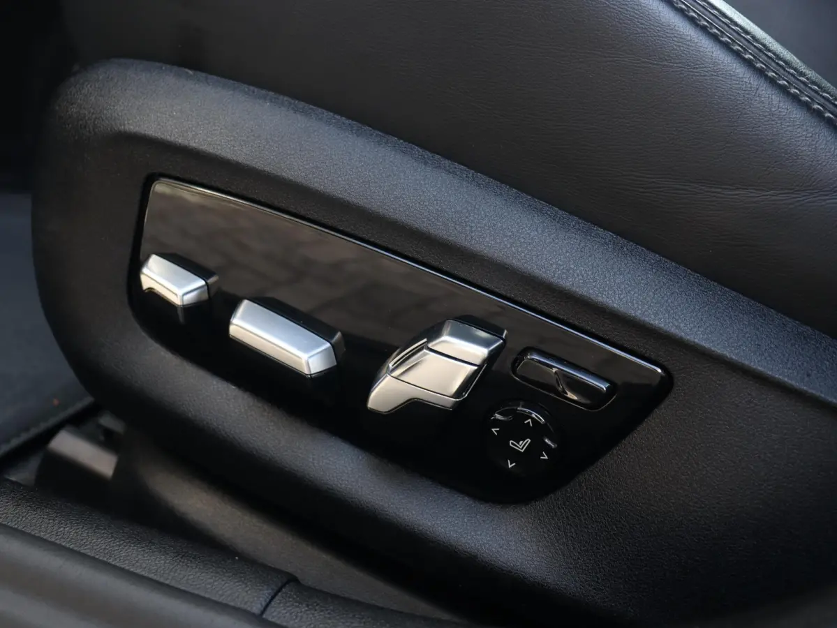 M5 Competition | High Executive | M Driver's Package | Bowers & Wilkins | Stoelventilatie | Driving Assistant Prof. | Head-Up | Soft Close | 20'' LMV