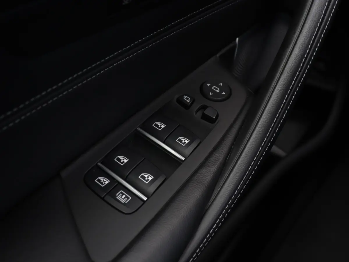 M5 Competition | High Executive | M Driver's Package | Bowers & Wilkins | Stoelventilatie | Driving Assistant Prof. | Head-Up | Soft Close | 20'' LMV
