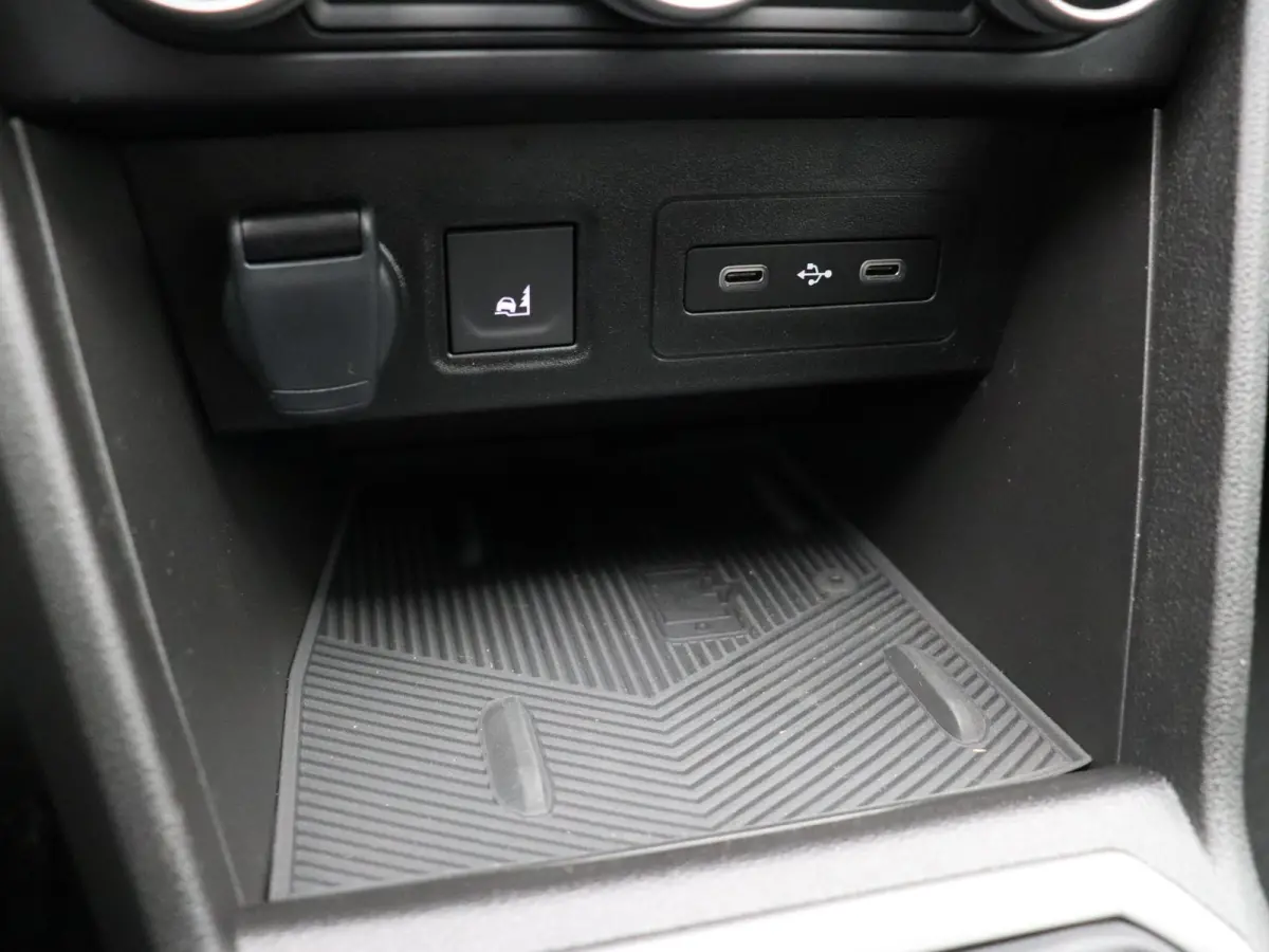 TCe 110pk limited edition | Climate control | Elek. handrem | Achteruitrijcamera | Cruise control |