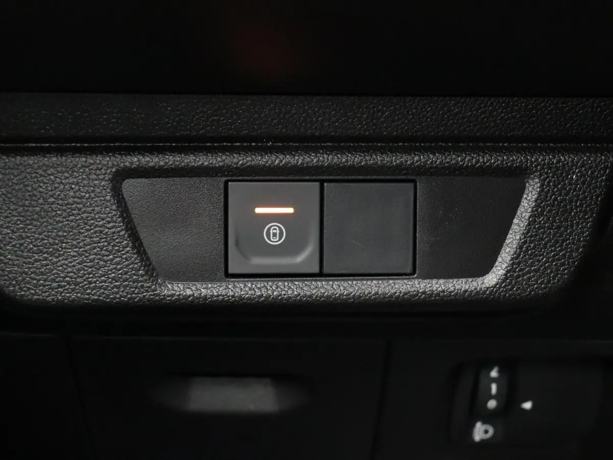 TCe 110pk limited edition | Climate control | Elek. handrem | Achteruitrijcamera | Cruise control |