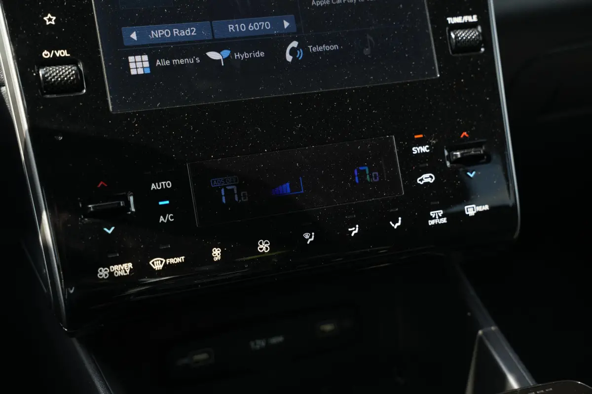 1.6 T-GDI HEV i-Motion Rijstrooksensor Hill hold Dakrails DAB Apple carplay