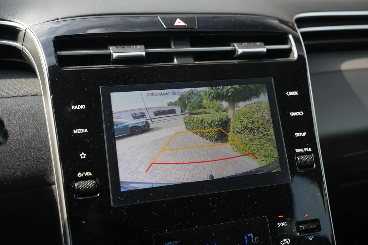 1.6 T-GDI HEV i-Motion Rijstrooksensor Hill hold Dakrails DAB Apple carplay