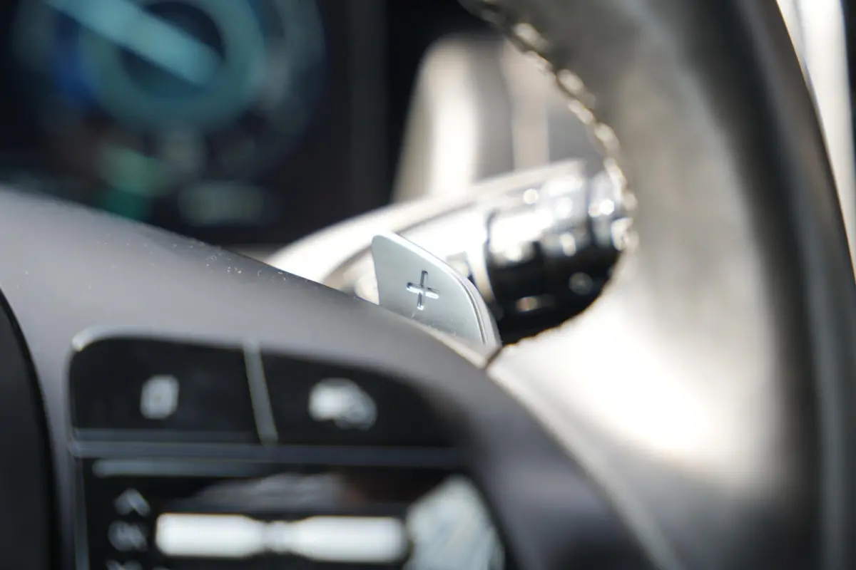 1.6 T-GDI HEV i-Motion Rijstrooksensor Hill hold Dakrails DAB Apple carplay