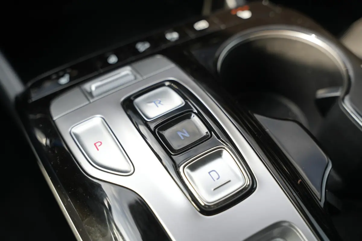 1.6 T-GDI HEV i-Motion Rijstrooksensor Hill hold Dakrails DAB Apple carplay