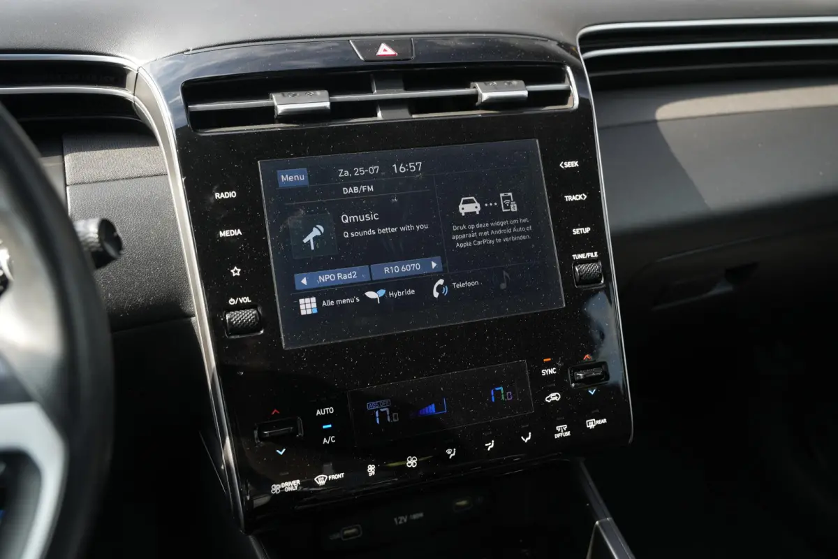 1.6 T-GDI HEV i-Motion Rijstrooksensor Hill hold Dakrails DAB Apple carplay