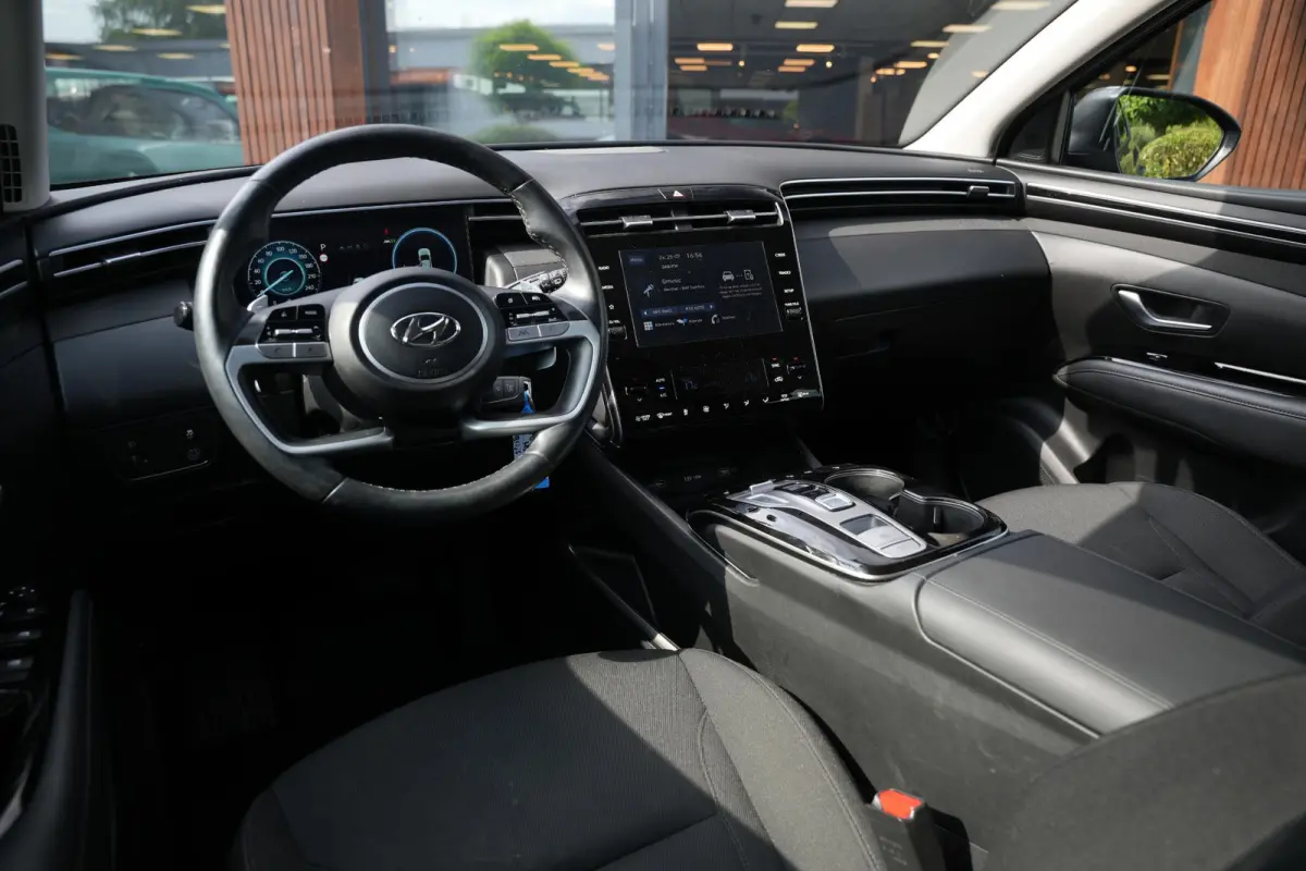 1.6 T-GDI HEV i-Motion Rijstrooksensor Hill hold Dakrails DAB Apple carplay