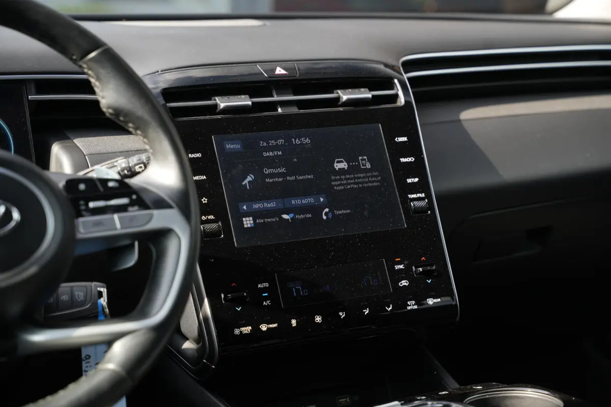 1.6 T-GDI HEV i-Motion Rijstrooksensor Hill hold Dakrails DAB Apple carplay
