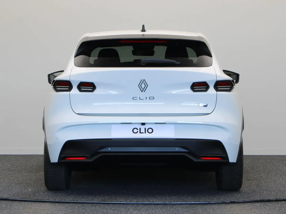 Hybrid 160pk techno | Vijf jaar garantie | Stoelverwarming | 360 graden camera | All season banden |