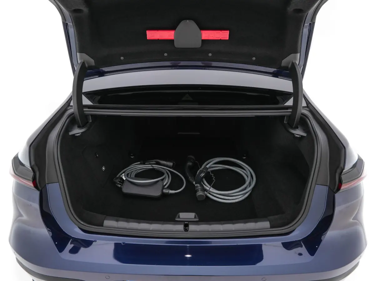 xDrive60 106 kWh M-Sport-Styling [3-Fase-11kW] {SoH-98%} (INCL-BTW) *PANO | LEATHER | FULL-LED | BLIND-SPOT | BOWERS&WILKINS | MEMORY-PACK | TOP-VIEW | VENTILATED/HEATED-COMFORTSEATS | SOFT-