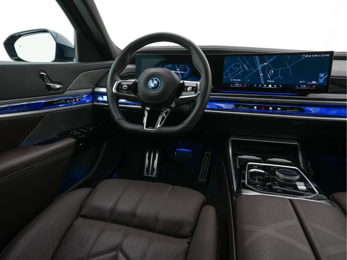 xDrive60 106 kWh M-Sport-Styling [3-Fase-11kW] {SoH-98%} (INCL-BTW) *PANO | LEATHER | FULL-LED | BLIND-SPOT | BOWERS&WILKINS | MEMORY-PACK | TOP-VIEW | VENTILATED/HEATED-COMFORTSEATS | SOFT-