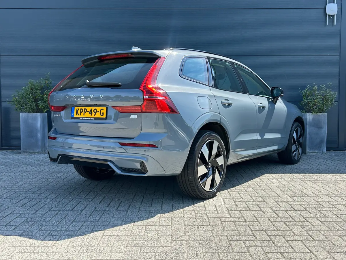 2.0 T6 Plug-in hybrid AWD Ultimate Dark | HU-Display | Harman/Kardon | Camera | Panoramadak |