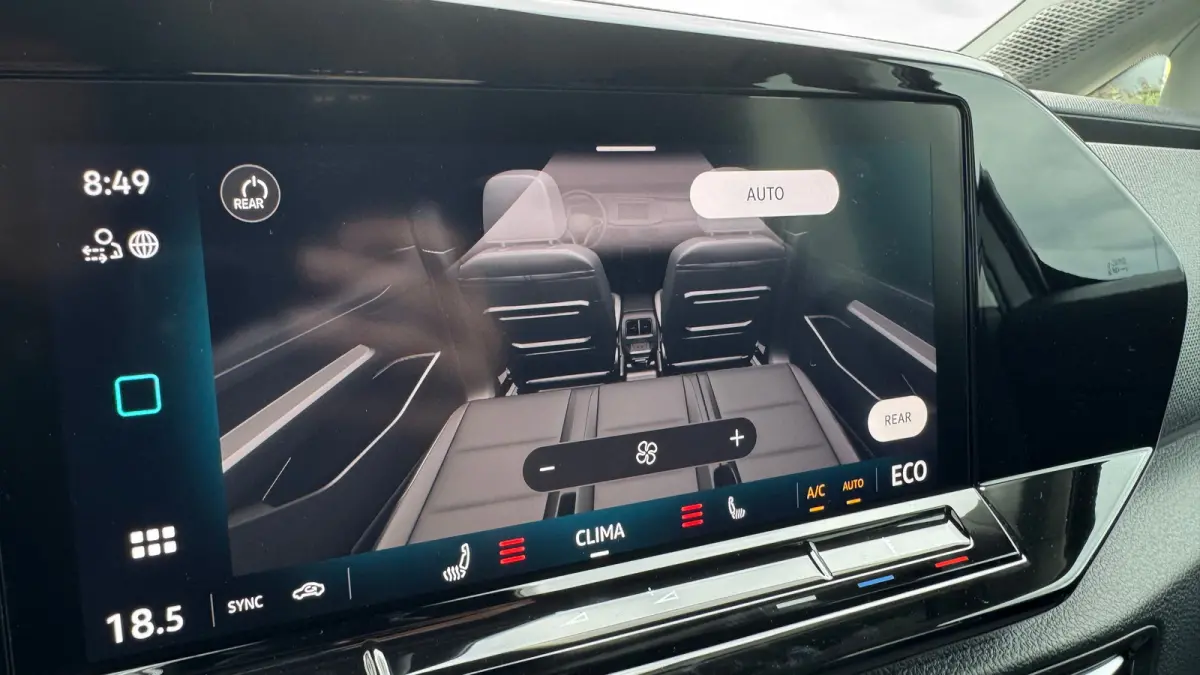 Life Maxi 1.5 eTSI eHybrid 19,7 kWh DSG Automaat 7 persoons | Navi by APP | Camera | Airco voor en achter | Stoelverwarming v | Adaptive Cruise | 17'' LMV