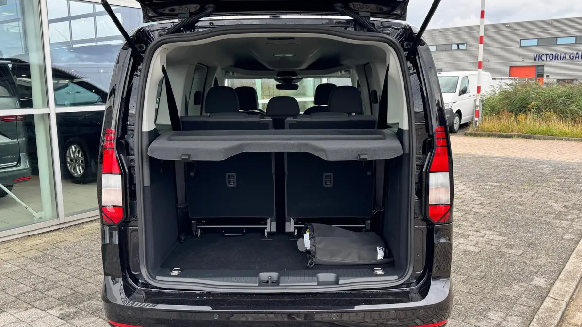 Life Maxi 1.5 eTSI eHybrid 19,7 kWh DSG Automaat 7 persoons | Navi by APP | Camera | Airco voor en achter | Stoelverwarming v | Adaptive Cruise | 17'' LMV