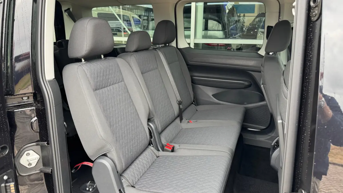Life Maxi 1.5 eTSI eHybrid 19,7 kWh DSG Automaat 7 persoons | Navi by APP | Camera | Airco voor en achter | Stoelverwarming v | Adaptive Cruise | 17'' LMV
