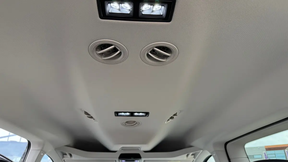 Life Maxi 1.5 eTSI eHybrid 19,7 kWh DSG Automaat 7 persoons | Navi by APP | Camera | Airco voor en achter | Stoelverwarming v | Adaptive Cruise | 17'' LMV