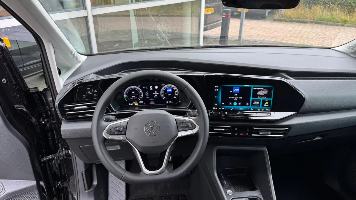 Life Maxi 1.5 eTSI eHybrid 19,7 kWh DSG Automaat 7 persoons | Navi by APP | Camera | Airco voor en achter | Stoelverwarming v | Adaptive Cruise | 17'' LMV