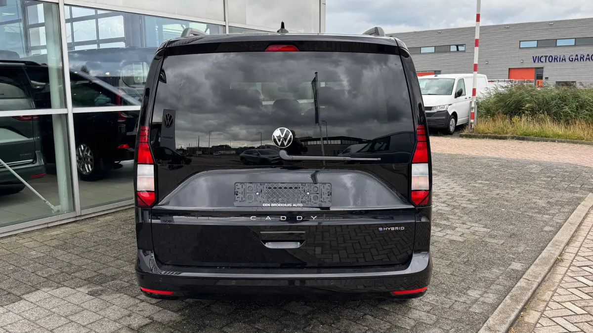 Life Maxi 1.5 eTSI eHybrid 19,7 kWh DSG Automaat 7 persoons | Navi by APP | Camera | Airco voor en achter | Stoelverwarming v | Adaptive Cruise | 17'' LMV