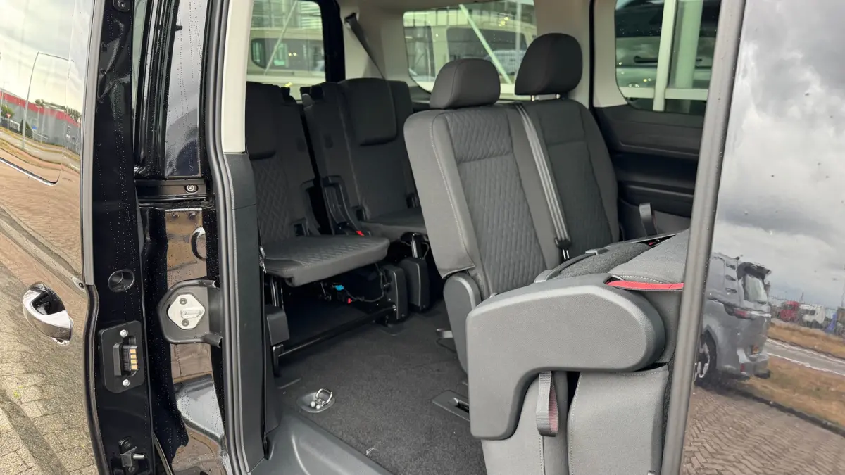 Life Maxi 1.5 eTSI eHybrid 19,7 kWh DSG Automaat 7 persoons | Navi by APP | Camera | Airco voor en achter | Stoelverwarming v | Adaptive Cruise | 17'' LMV