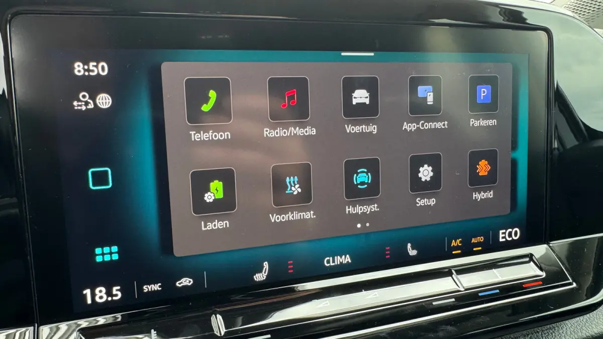 Life Maxi 1.5 eTSI eHybrid 19,7 kWh DSG Automaat 7 persoons | Navi by APP | Camera | Airco voor en achter | Stoelverwarming v | Adaptive Cruise | 17'' LMV