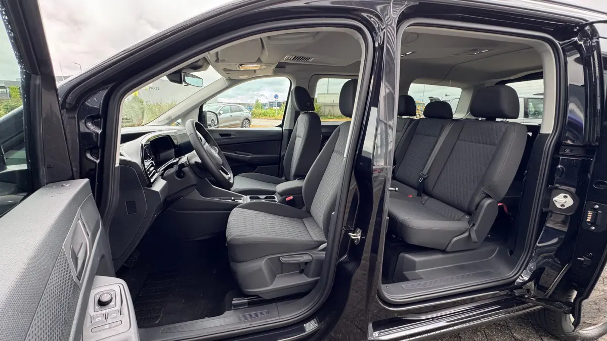 Life Maxi 1.5 eTSI eHybrid 19,7 kWh DSG Automaat 7 persoons | Navi by APP | Camera | Airco voor en achter | Stoelverwarming v | Adaptive Cruise | 17'' LMV