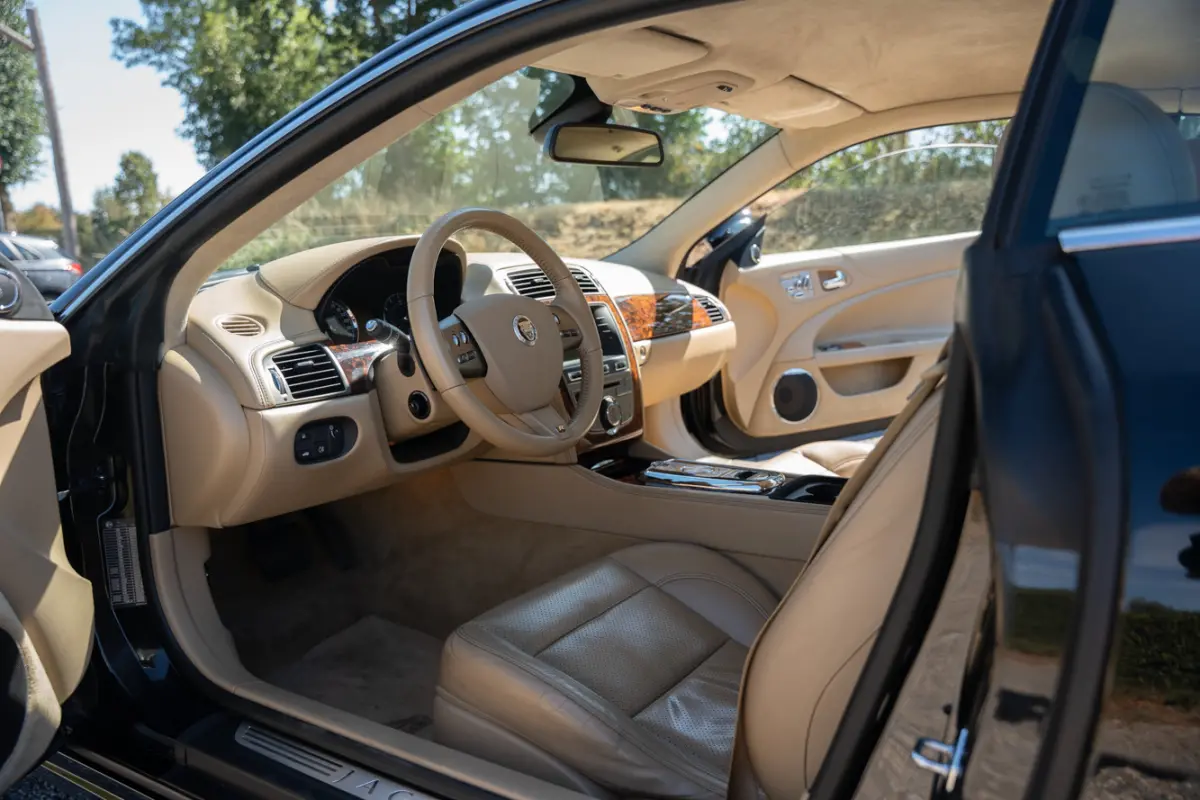 XKR 5.0 V8 Portfolio 510 pk | 100% Jaguar Service | 1e Eigenaar | Clima | Cruise | Leder | Navi | Stoelkoeling |