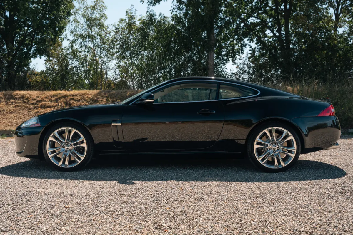 XKR 5.0 V8 Portfolio 510 pk | 100% Jaguar Service | 1e Eigenaar | Clima | Cruise | Leder | Navi | Stoelkoeling |