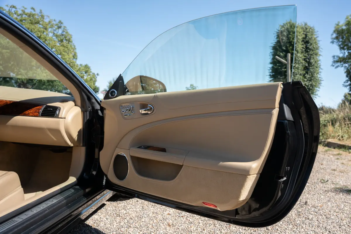 XKR 5.0 V8 Portfolio 510 pk | 100% Jaguar Service | 1e Eigenaar | Clima | Cruise | Leder | Navi | Stoelkoeling |