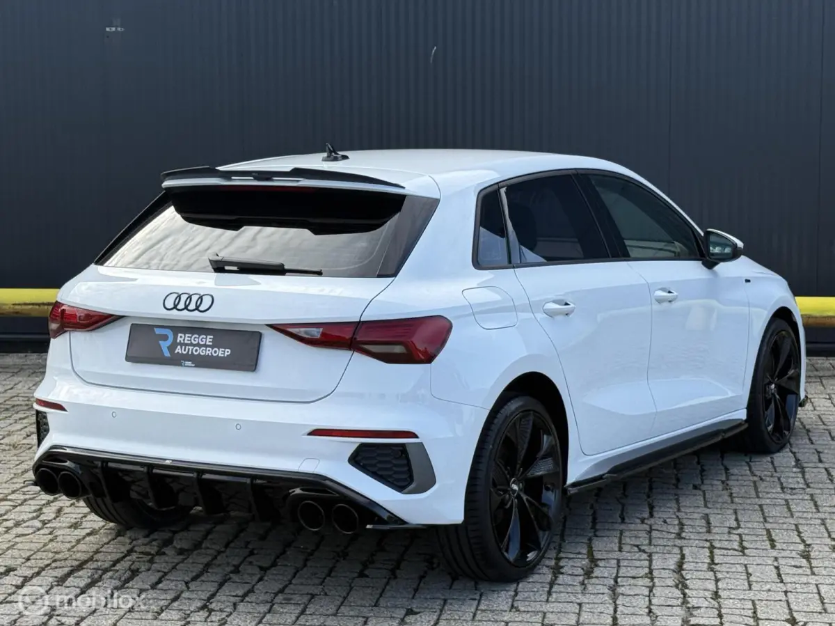 40 TFSI e S-Line S3 UITGEVOERD | MAXTON