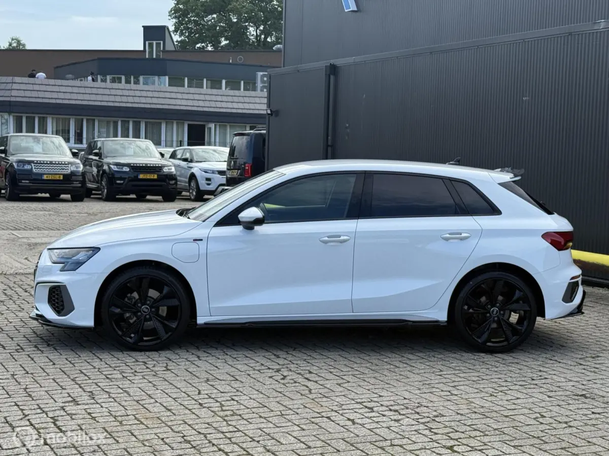 40 TFSI e S-Line S3 UITGEVOERD | MAXTON