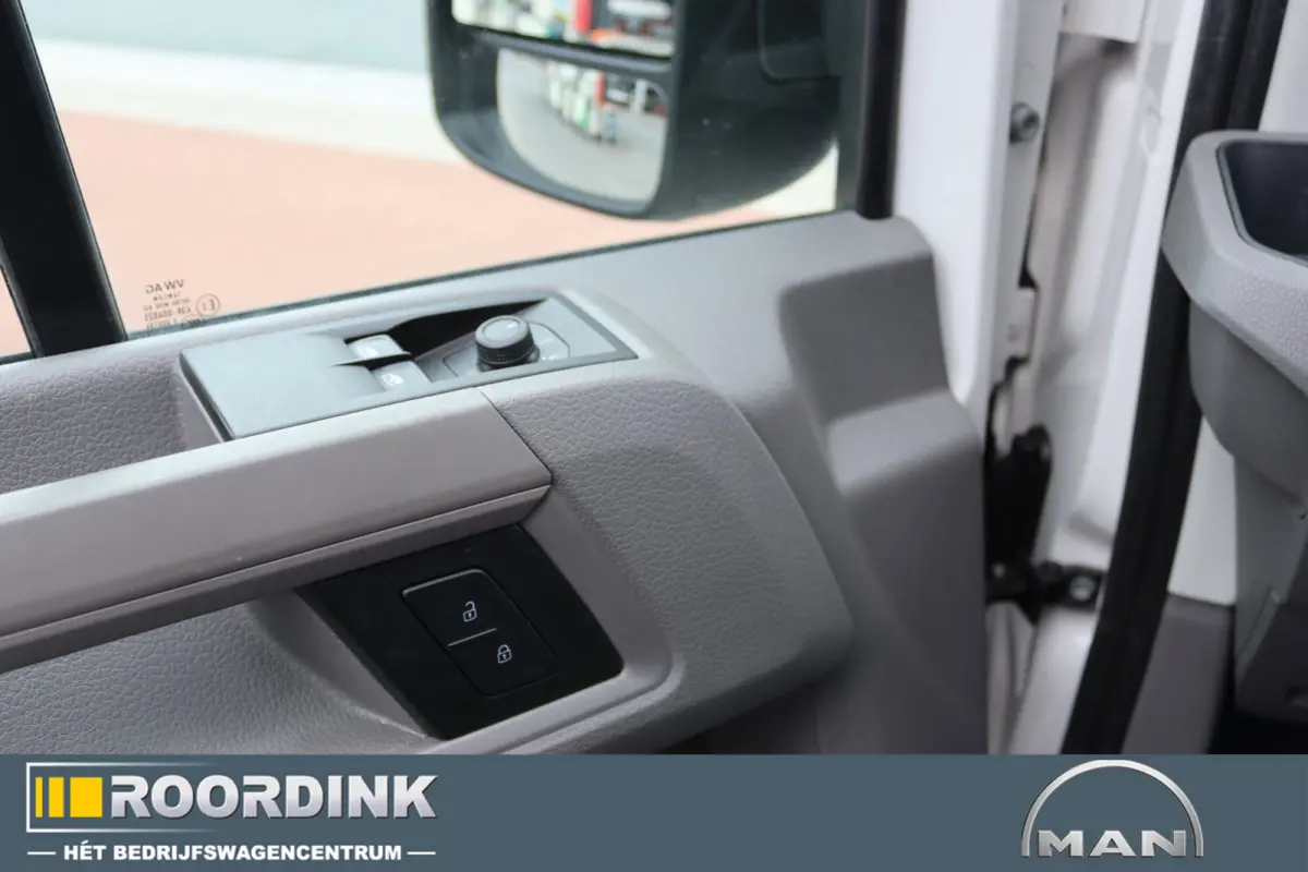 3.140 L4H3 Automaat, cruisecontrol, PDC voor en achter, Camera, multistuur