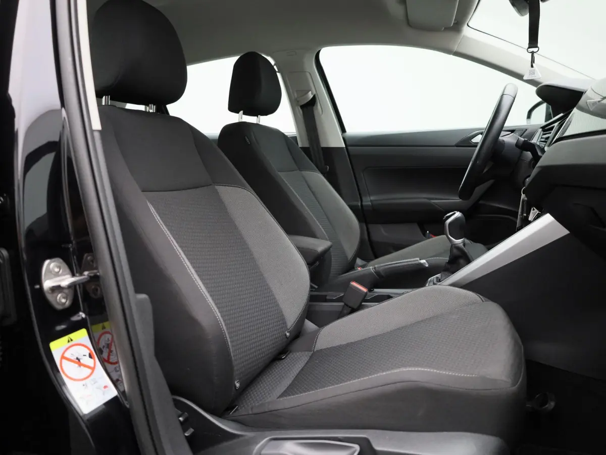 1.0 TSI Life 95 PK| Origineel Nederlands | 1e Eigenaar | Navigatie | Parkeersensoren Voor & Achter | LED Koplampen | Airco | Digitale Cockpit