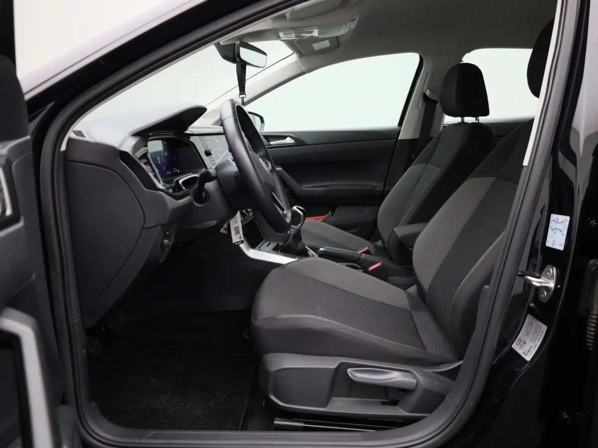 1.0 TSI Life 95 PK| Origineel Nederlands | 1e Eigenaar | Navigatie | Parkeersensoren Voor & Achter | LED Koplampen | Airco | Digitale Cockpit