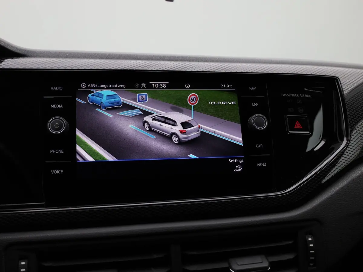 1.0 TSI Life 95 PK| Origineel Nederlands | 1e Eigenaar | Navigatie | Parkeersensoren Voor & Achter | LED Koplampen | Airco | Digitale Cockpit