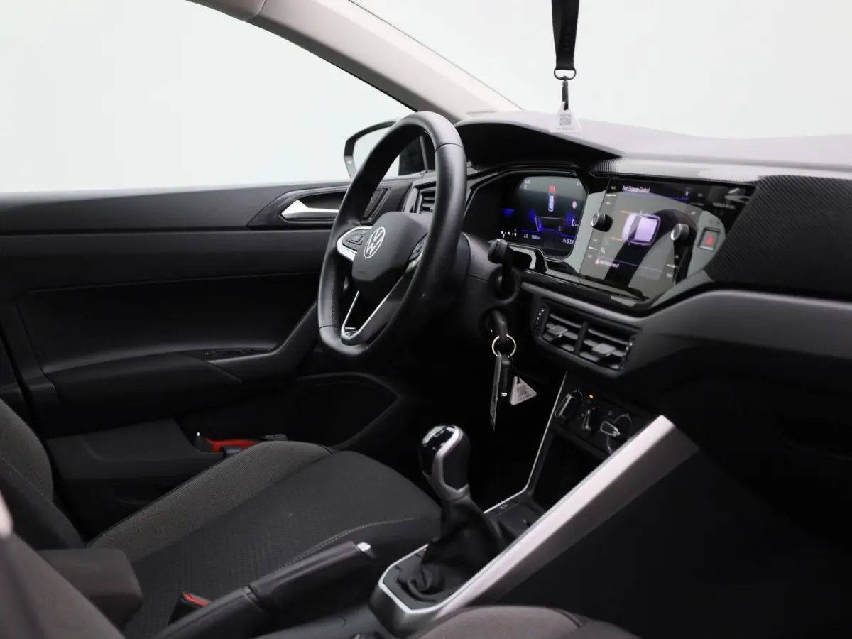 1.0 TSI Life 95 PK| Origineel Nederlands | 1e Eigenaar | Navigatie | Parkeersensoren Voor & Achter | LED Koplampen | Airco | Digitale Cockpit