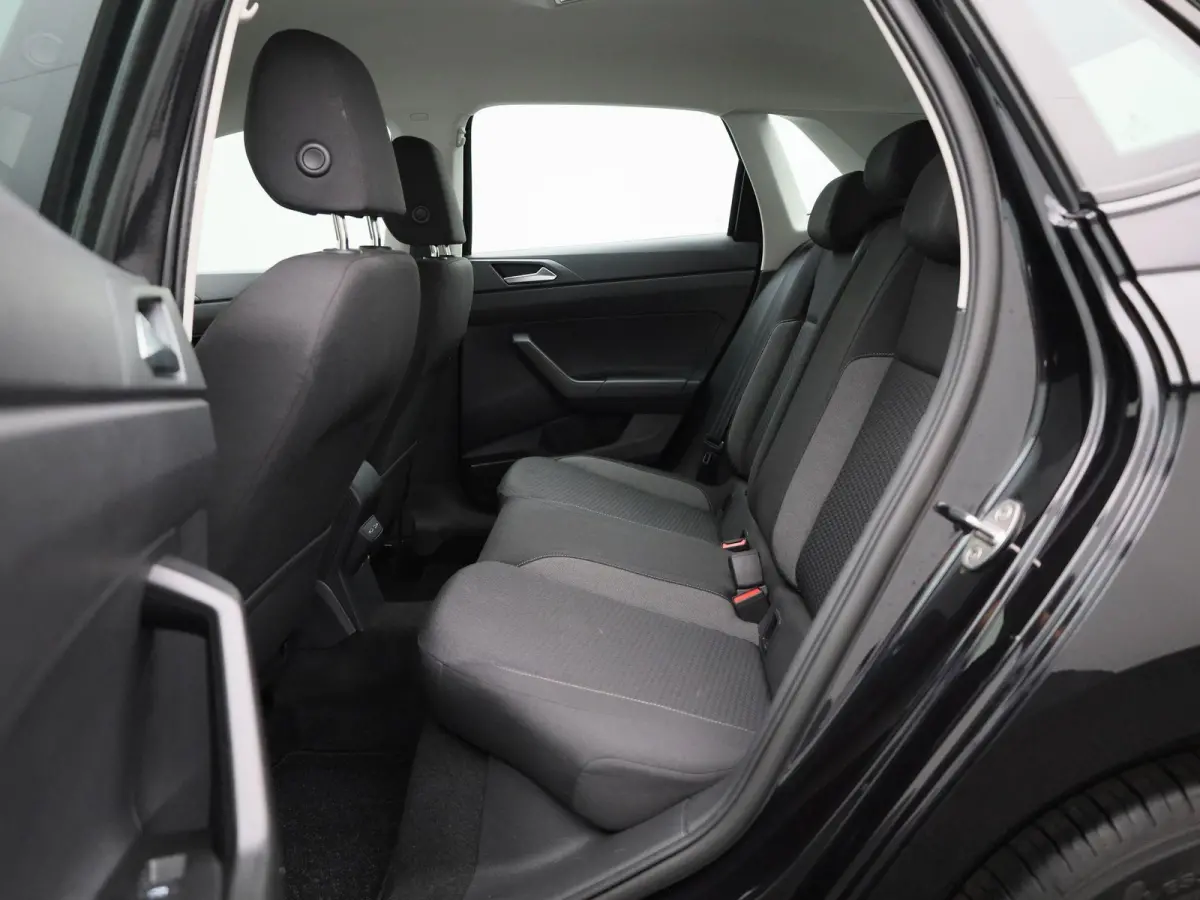 1.0 TSI Life 95 PK| Origineel Nederlands | 1e Eigenaar | Navigatie | Parkeersensoren Voor & Achter | LED Koplampen | Airco | Digitale Cockpit