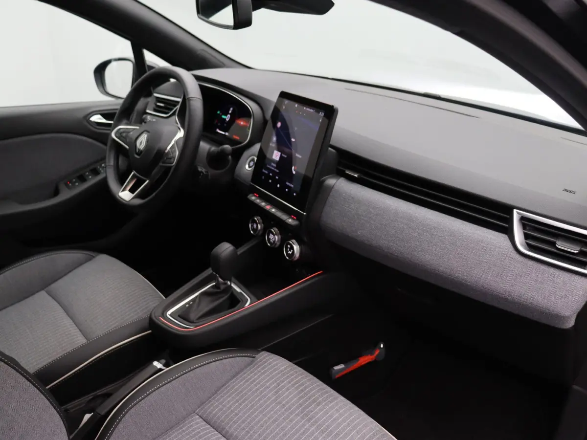E-Tech Full Hybrid 145pk techno | Digitaal dashboard | Navigatie | Stoel- en stuurwielverwarming |