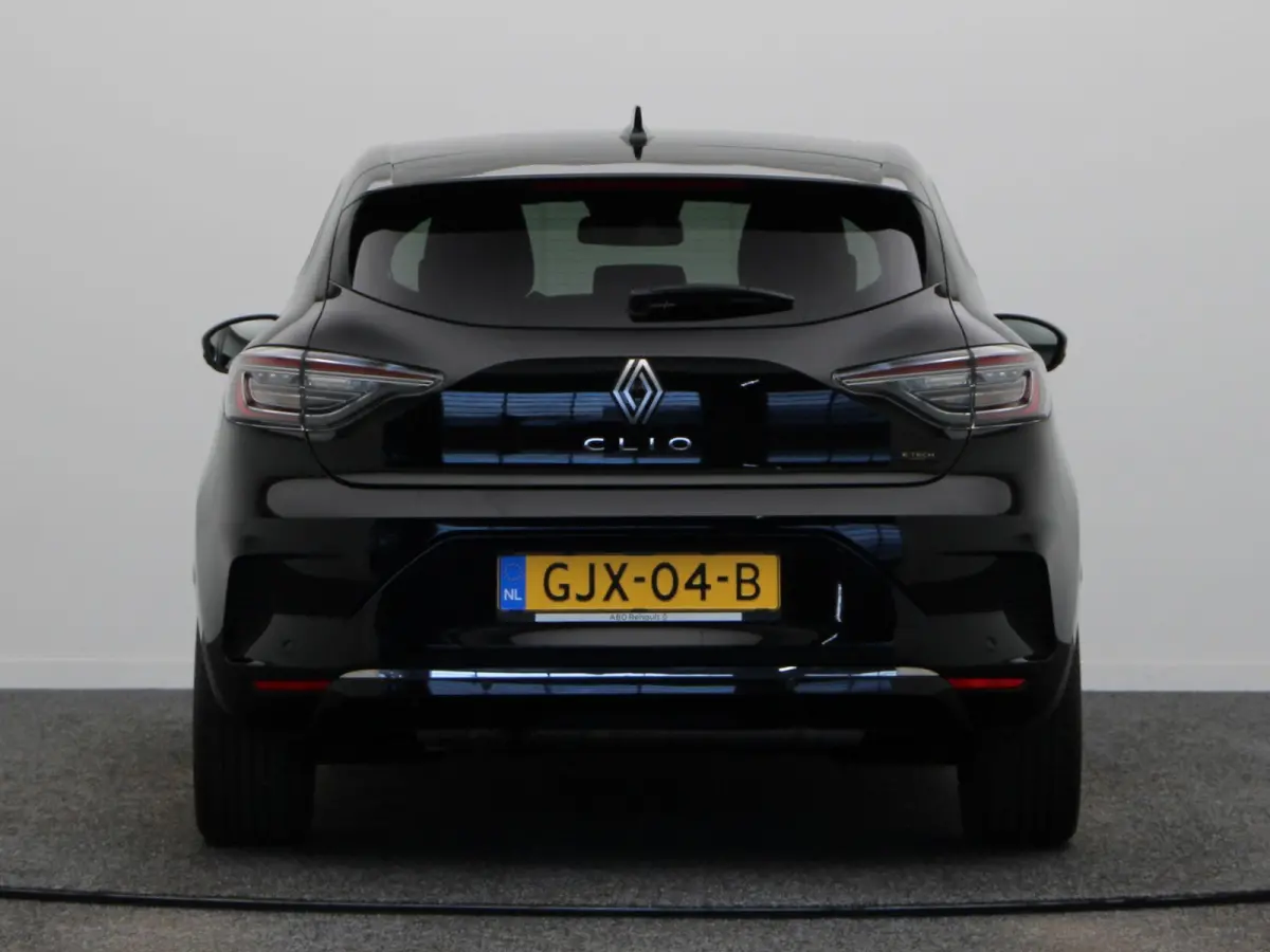 E-Tech Full Hybrid 145pk techno | Digitaal dashboard | Navigatie | Stoel- en stuurwielverwarming |