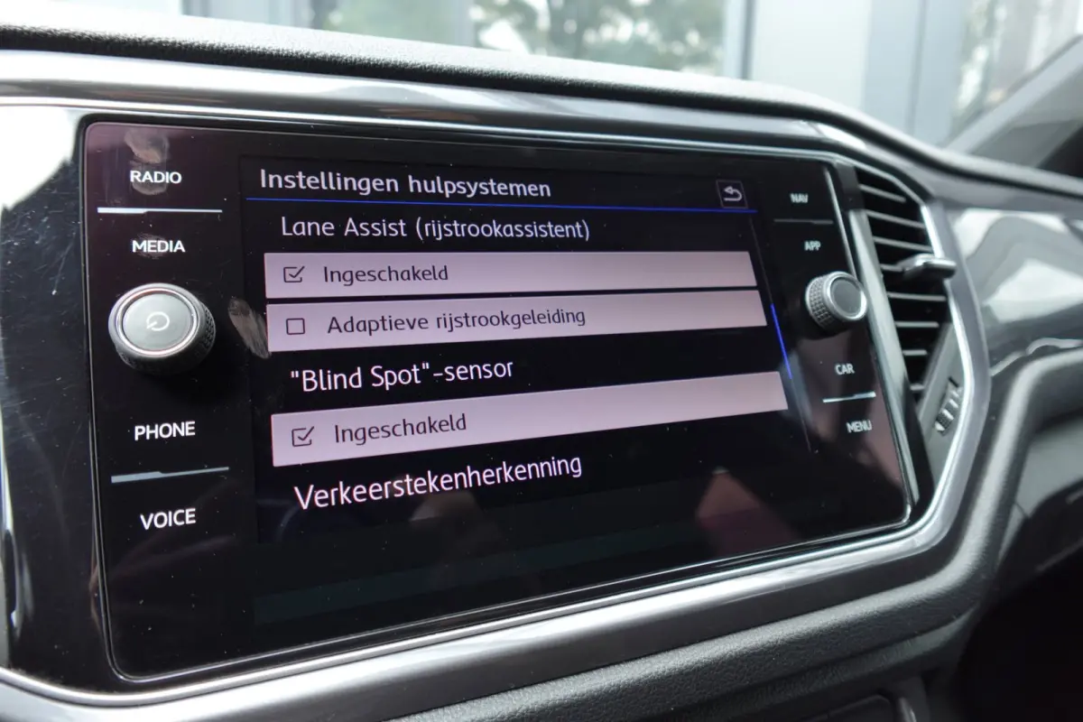 1.5 TSI Sport Business R PANO CAM ACC