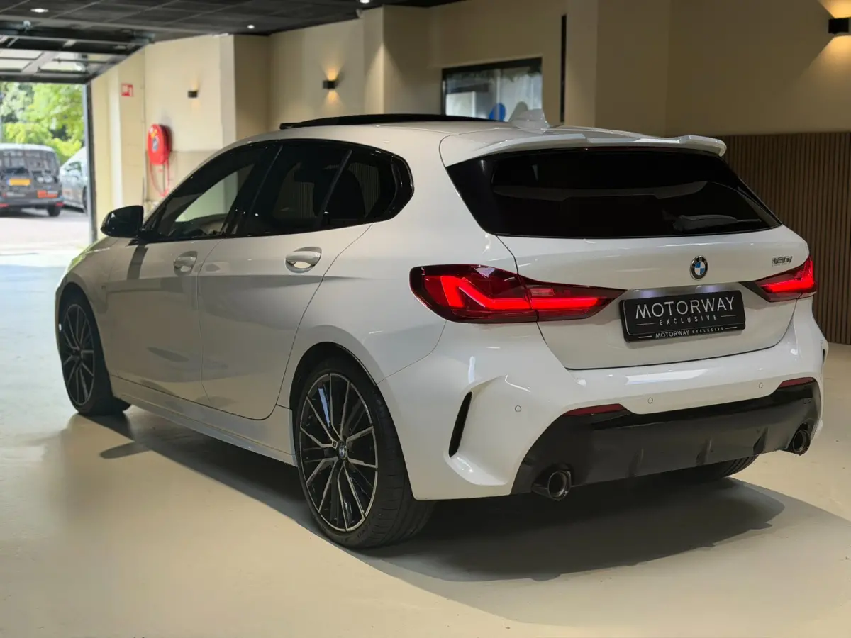 120i High Executive|Pano|HUD|Keyless|Sfeer